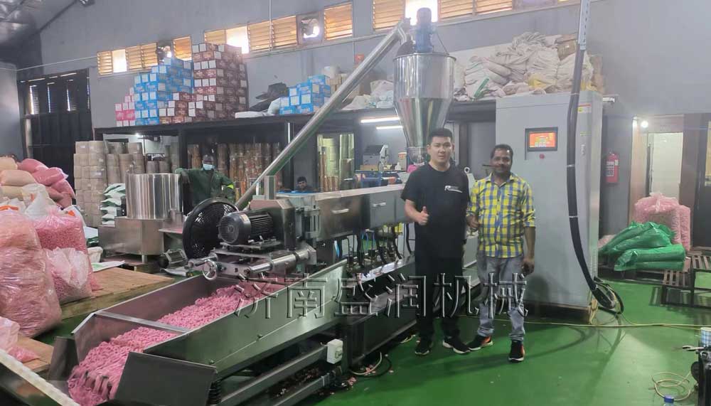 膨化零食生产线.jpg 膨化零食生产线.jpg